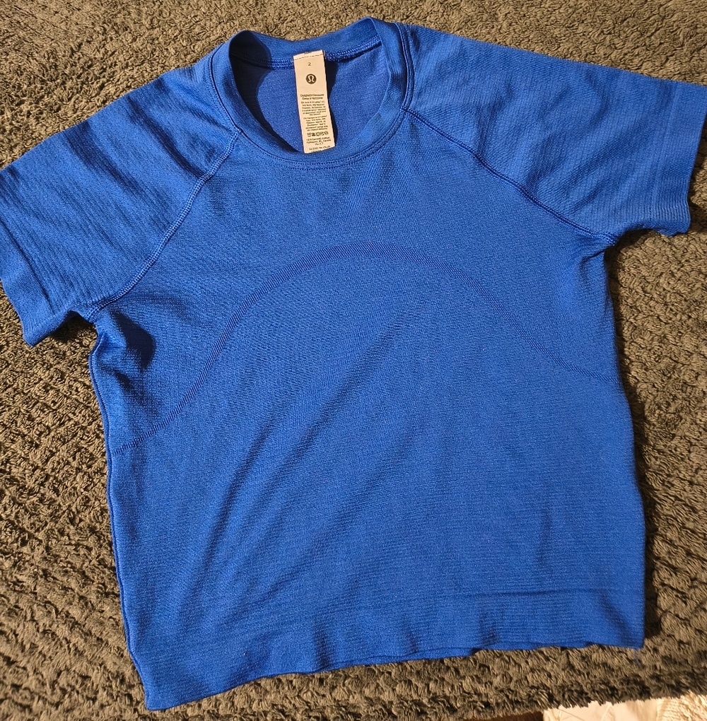 Authentic: Lululemon Swifty 2.0 Cropped Shirt. Size 2. New Cond, Asking $30